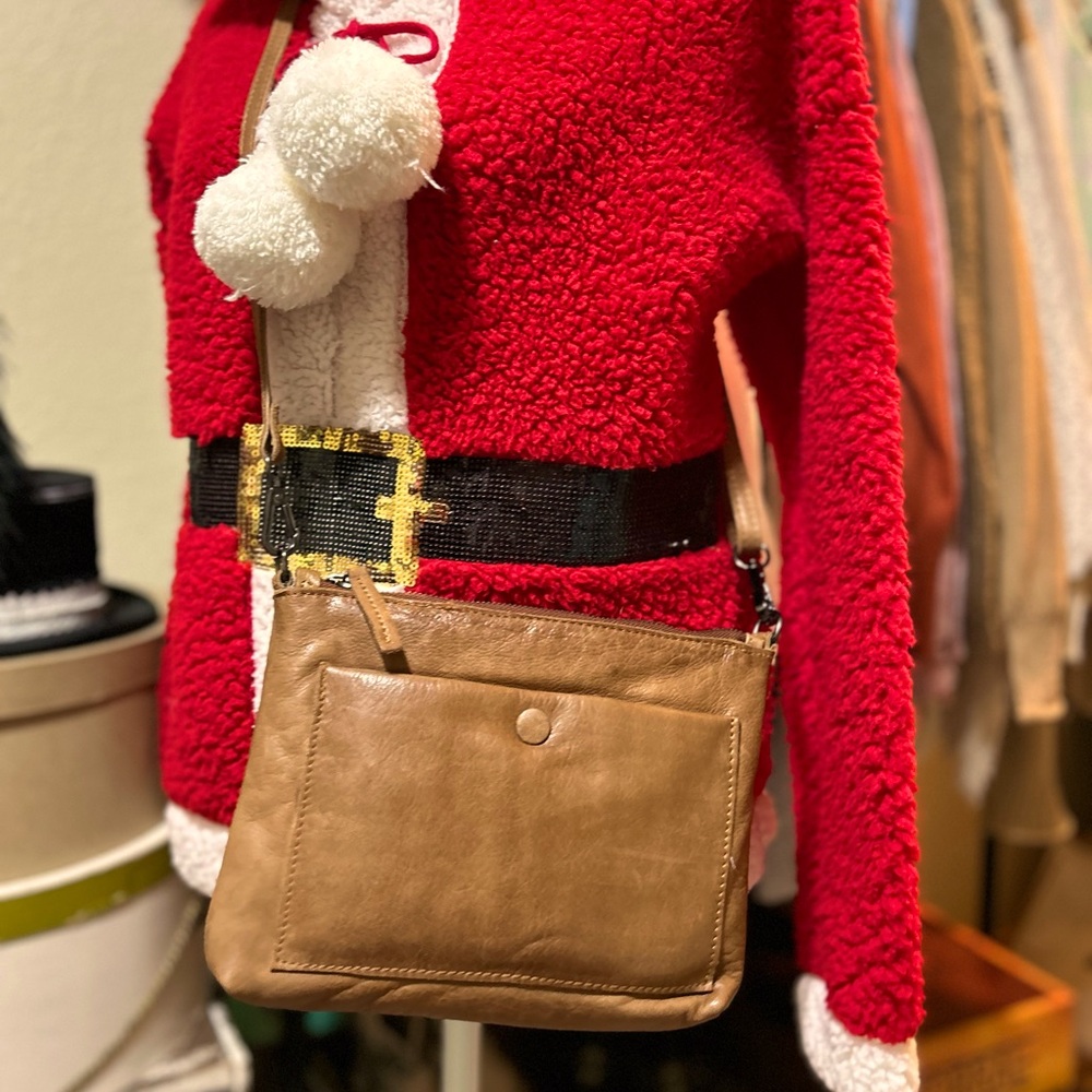 Crossbody - Picture 3 of 4